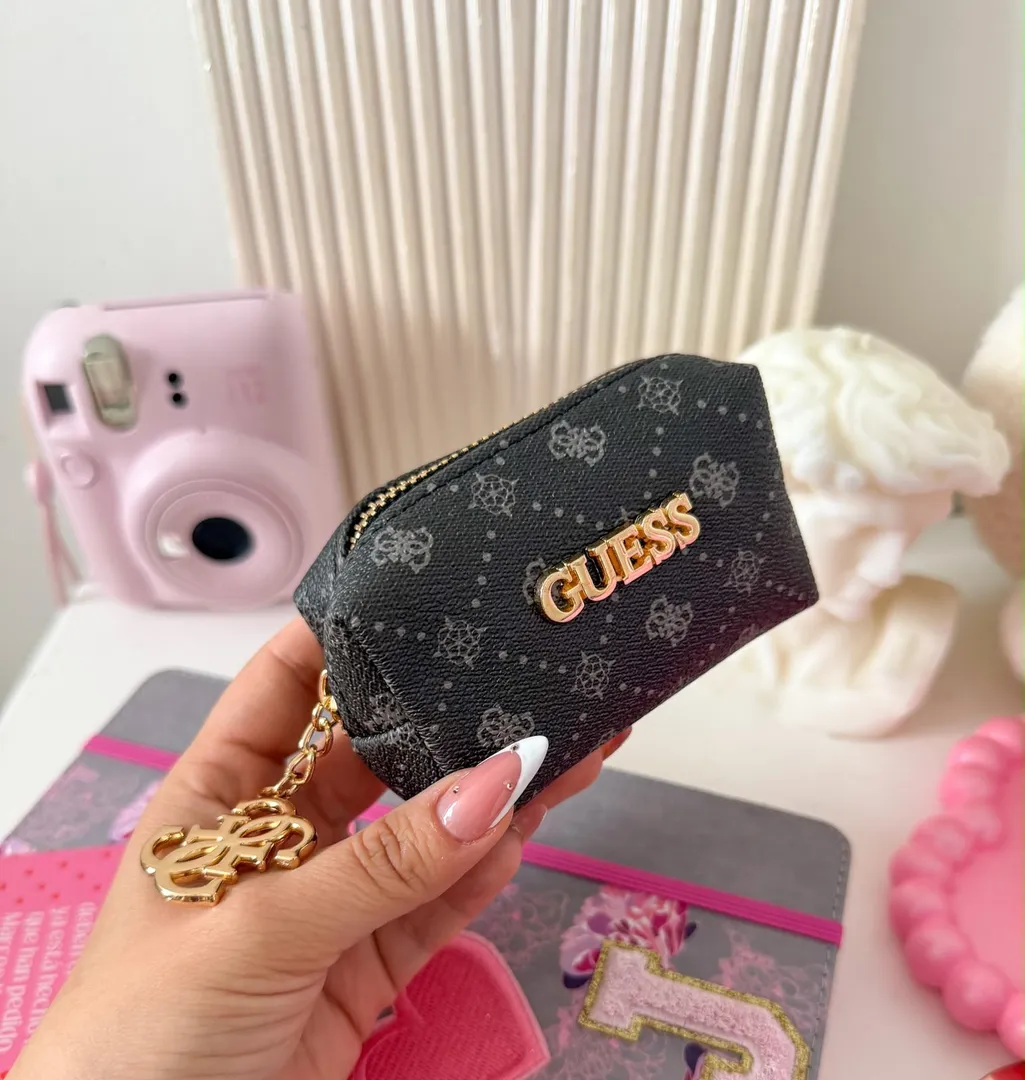 Monederos guess 