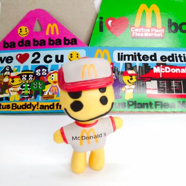 Imagen del producto CACTUS FLEA MARKET X MACDONALDS "MUÑECO"