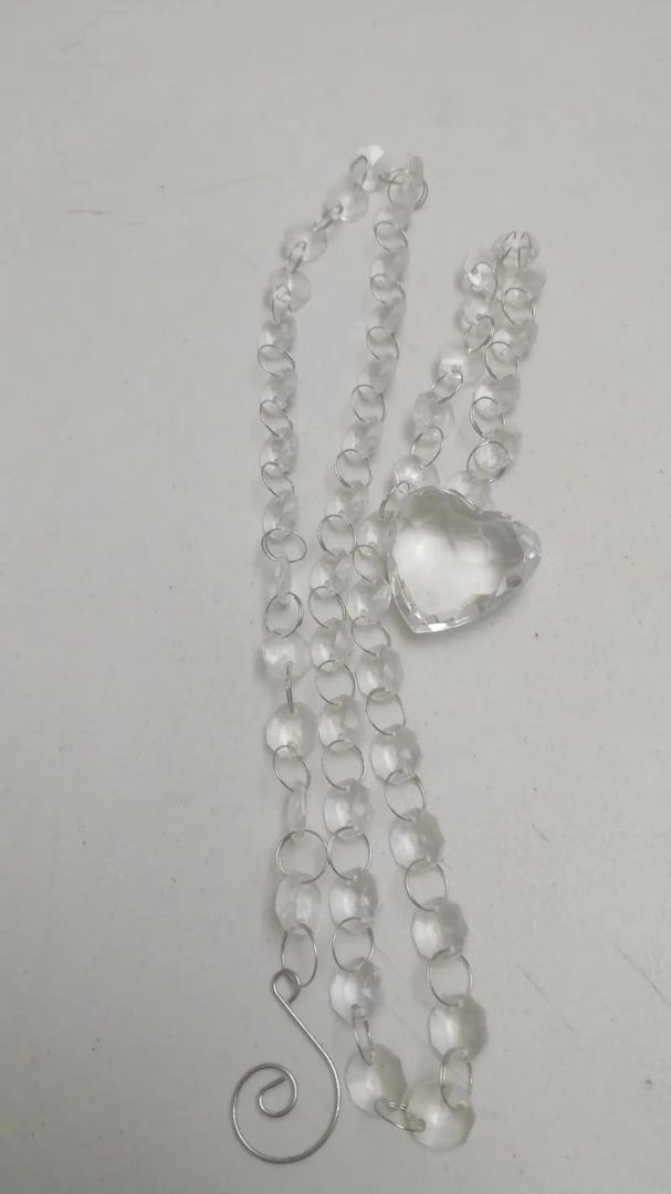 TIRAS DE PIEDRAS CON PUNTA DE CORAZON