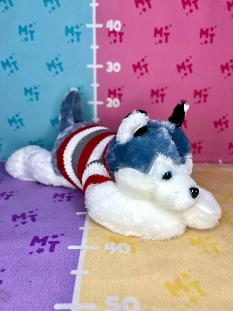 Lobo acostado camisa rayas 45cm