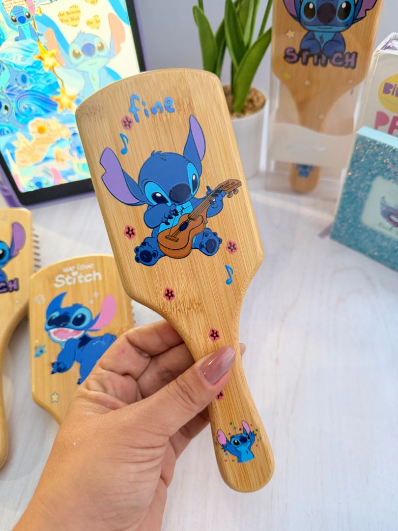 Cepillo bambú Stitch en caja  
