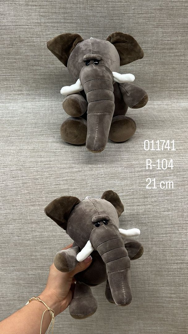 ELEFANTE  GRIS OSCURO DE  21 CM 