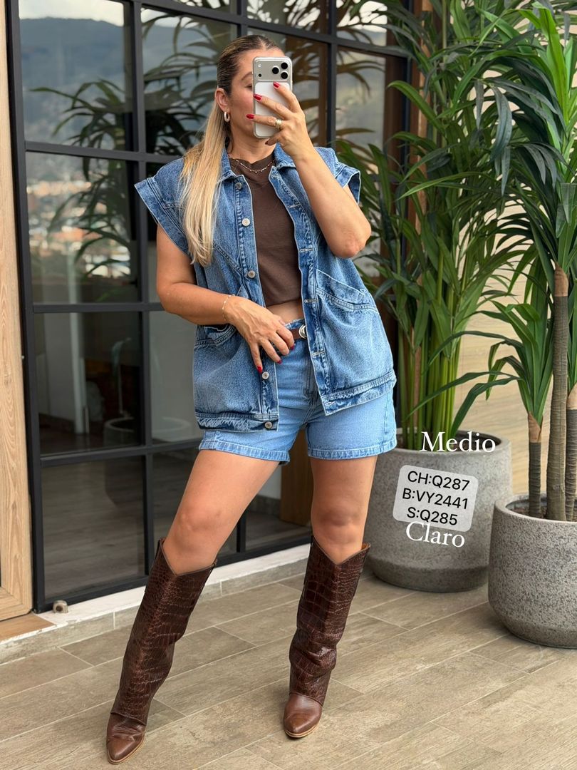 CHALECO DENIM OVERSIZE BOLSILLOS  Q287