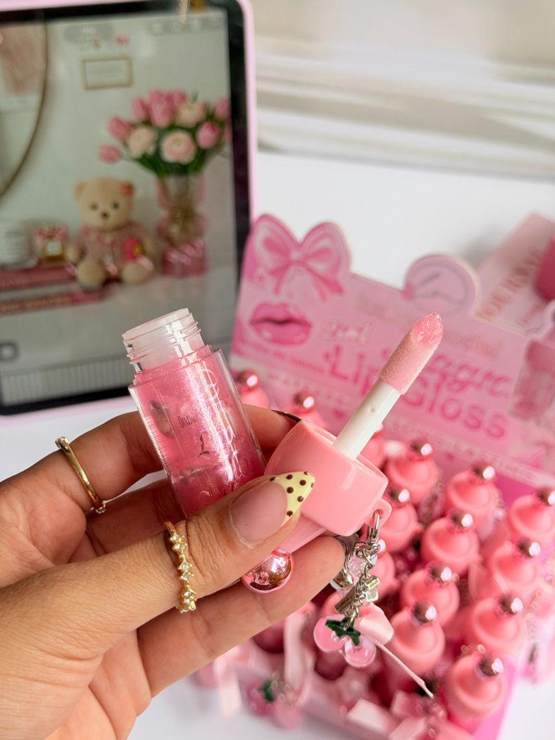 LIP GLOSS MAGIC MODEL