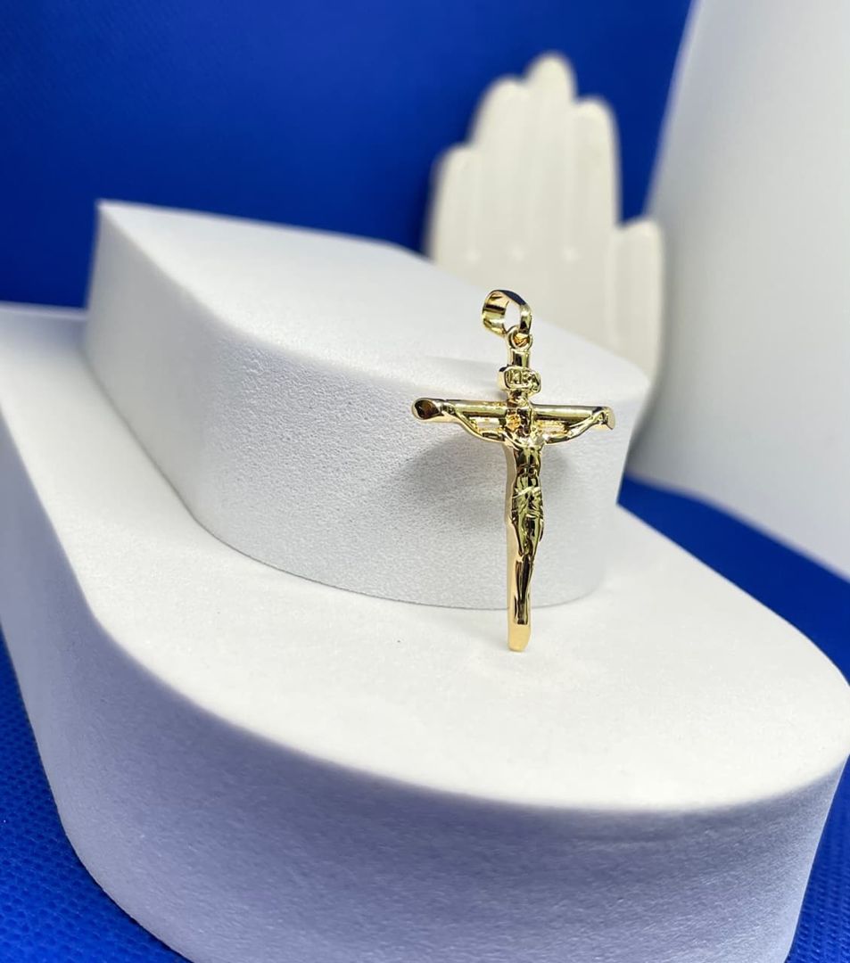Dije cristo cruz inri tallado 4cm