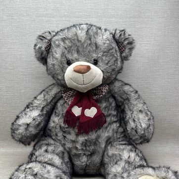 Imagen del producto OSO DE PELAJE GRIS CON BUFANDA 100 CM