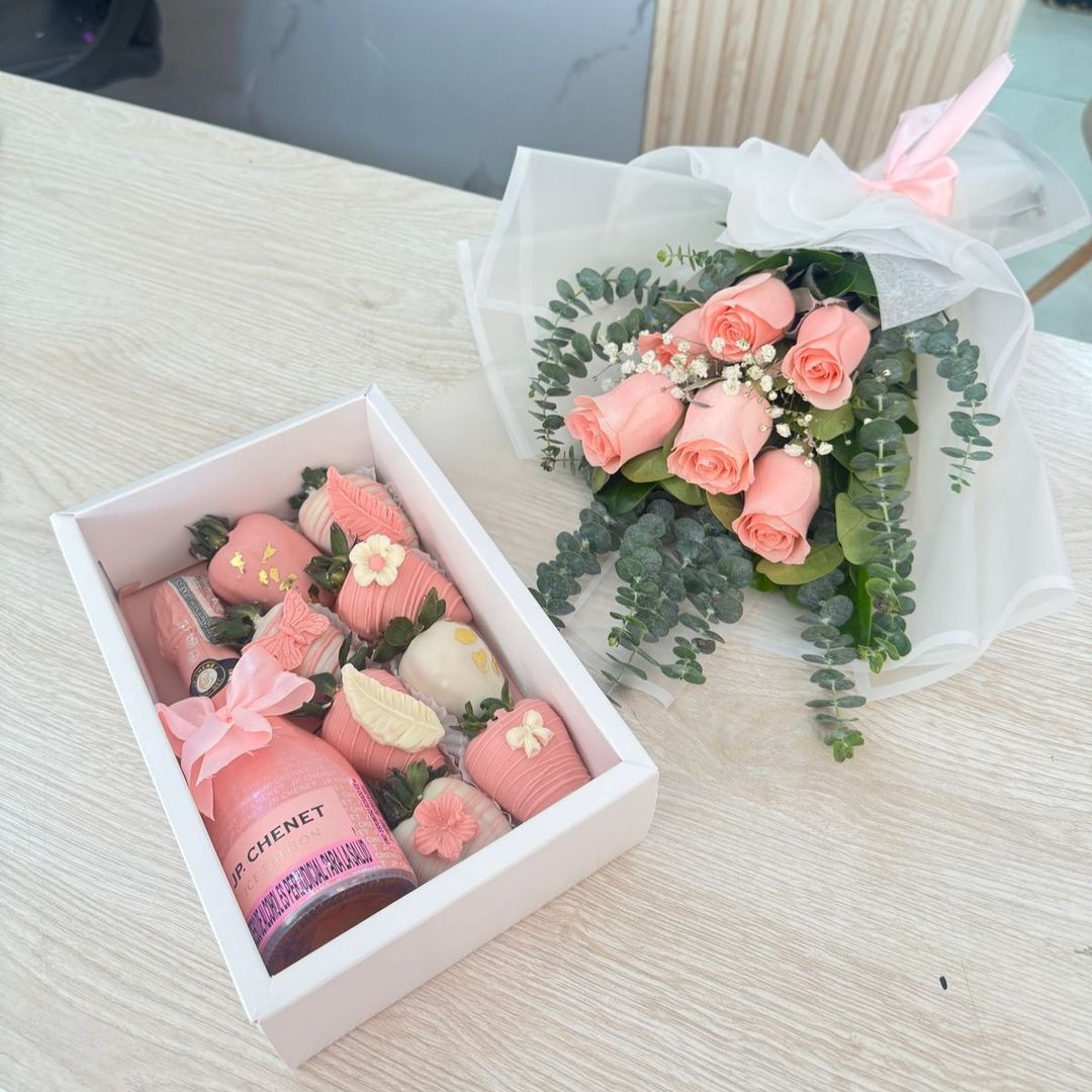 Combo Flores y Fresas