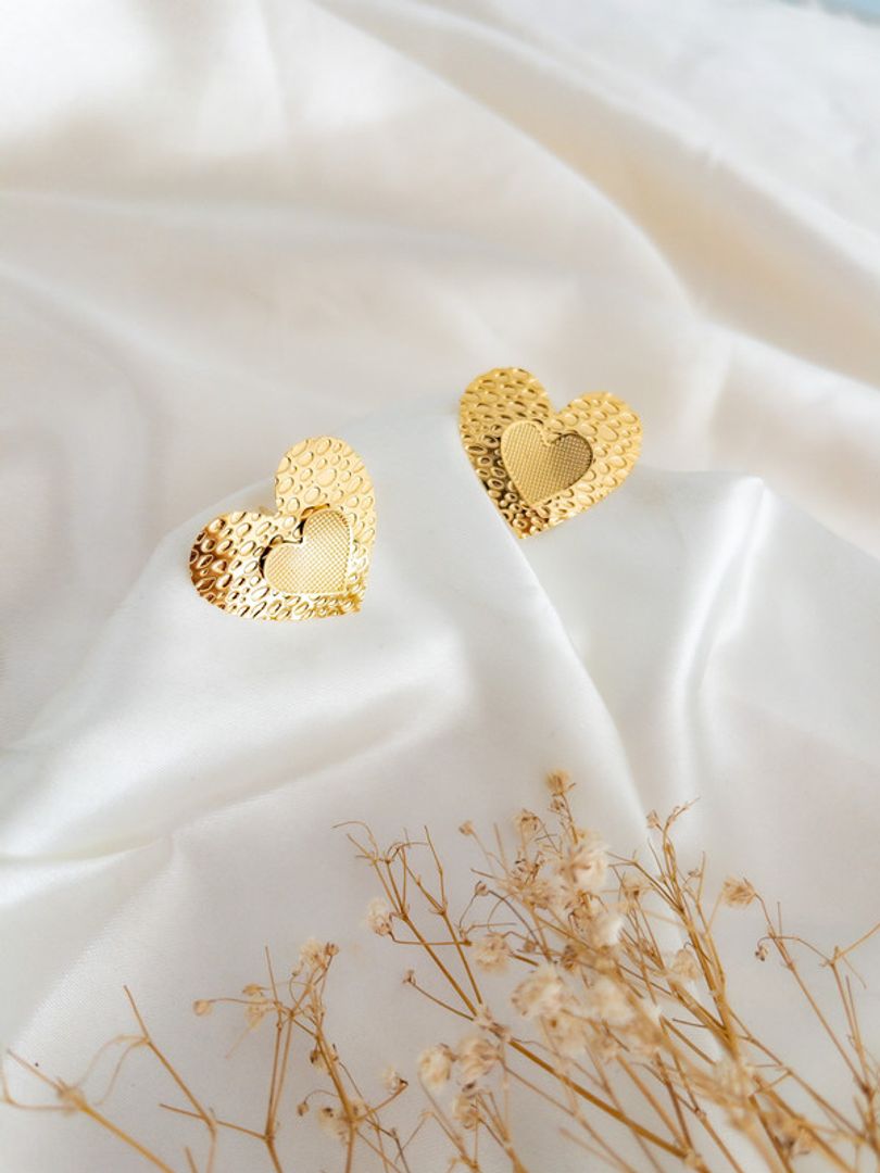 ARETES DE CORAZÓN 