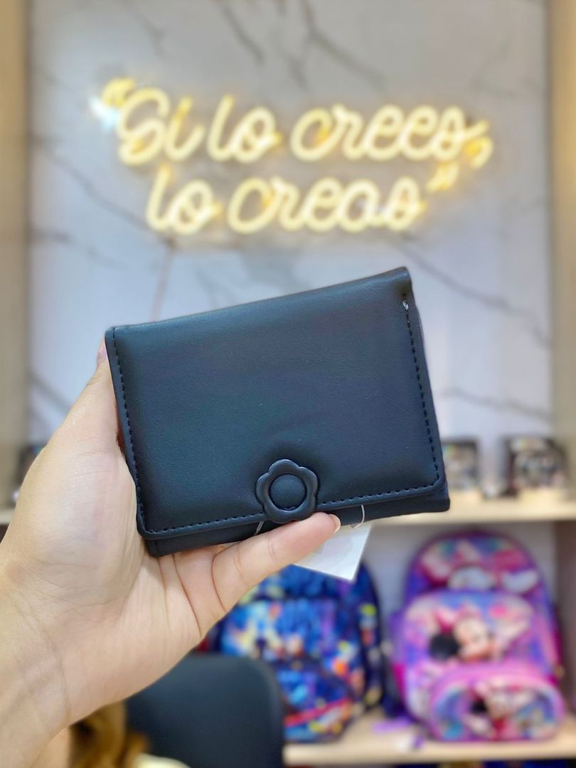 BILLETERA SINTÉTICA GATO Y FLOR