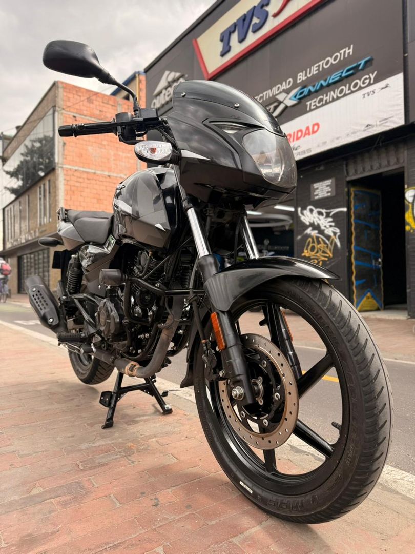 BAJAJ PULSAR  180  FI 