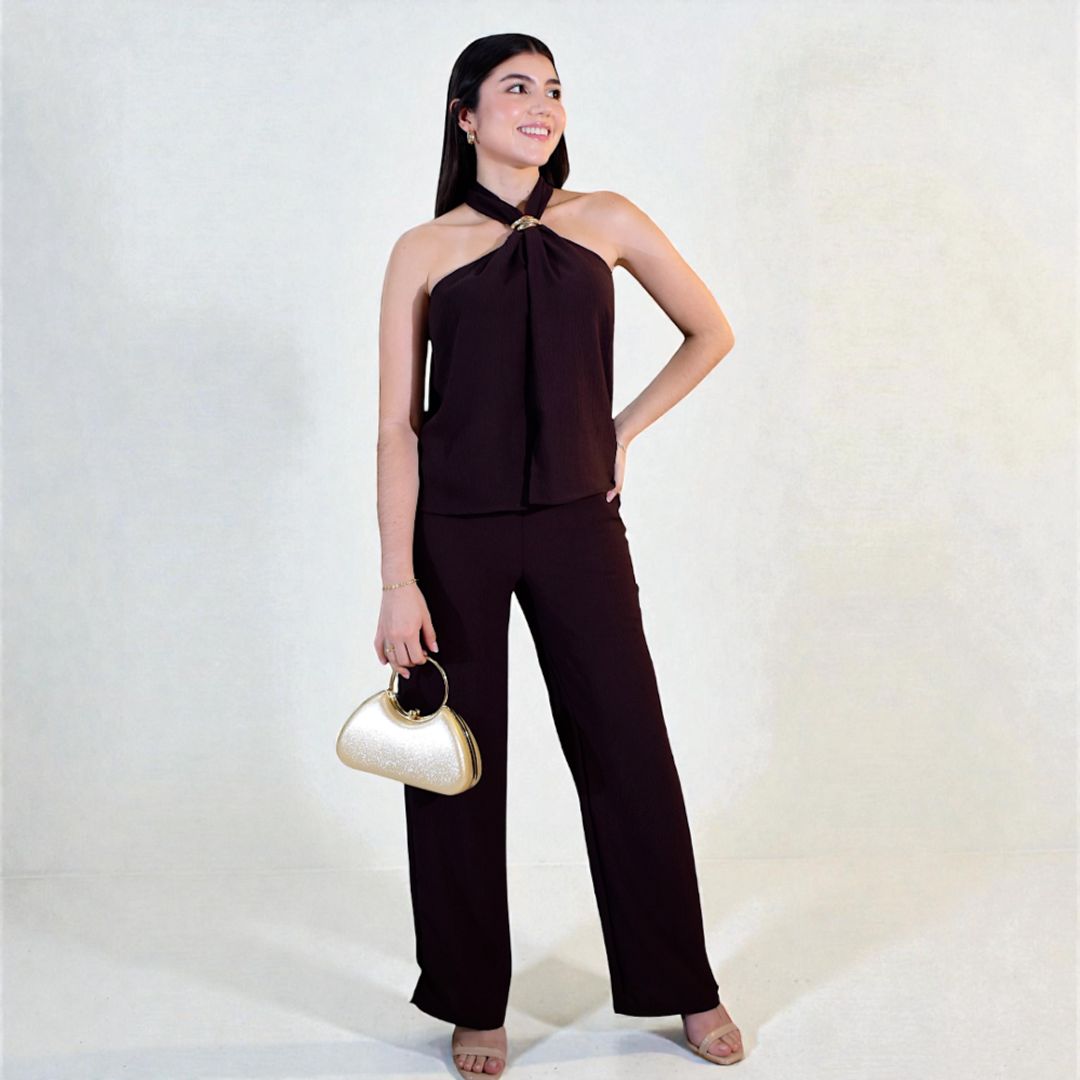 Conjunto elegante cuello cruzado