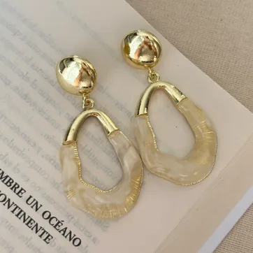 Imagen del producto Arete largo acrílico 