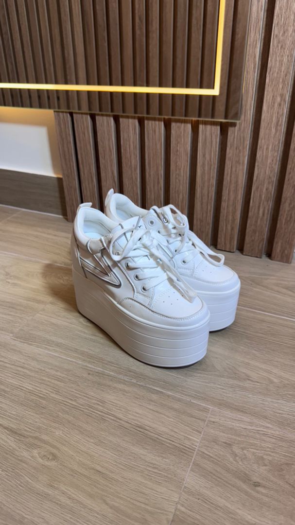 Tenis plataforma doble línea blanca 