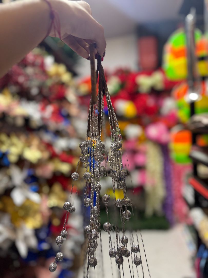 Ramo navideño de esferas 