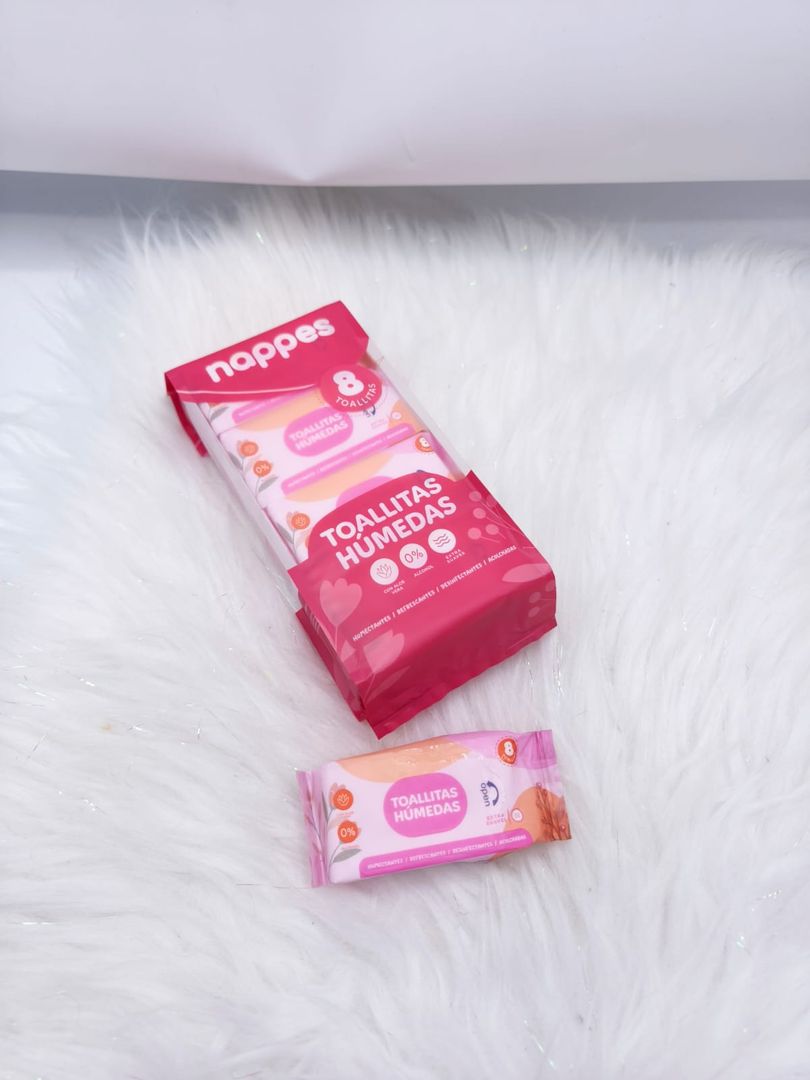 Pañitos húmedos x 8 paquetes 