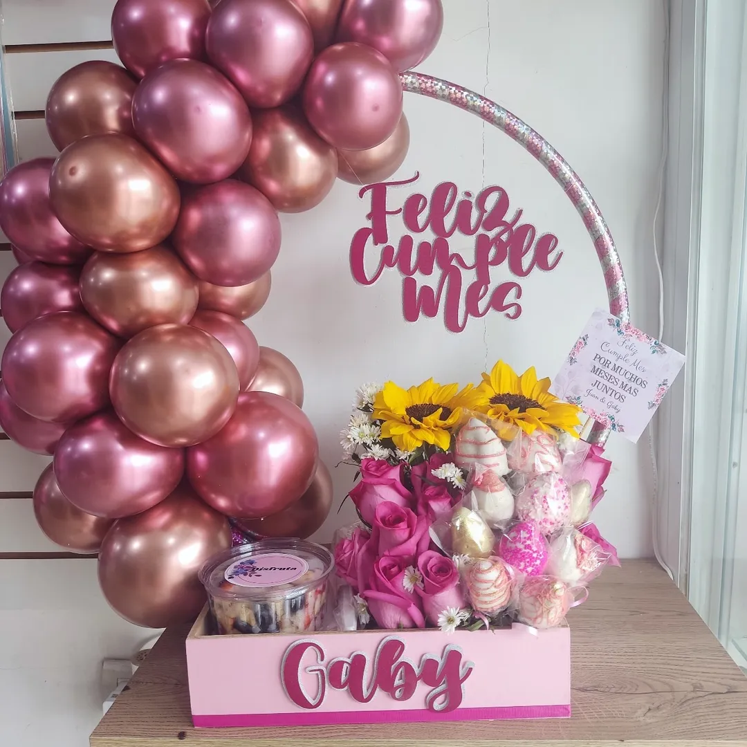 Box frutillas y rosas 