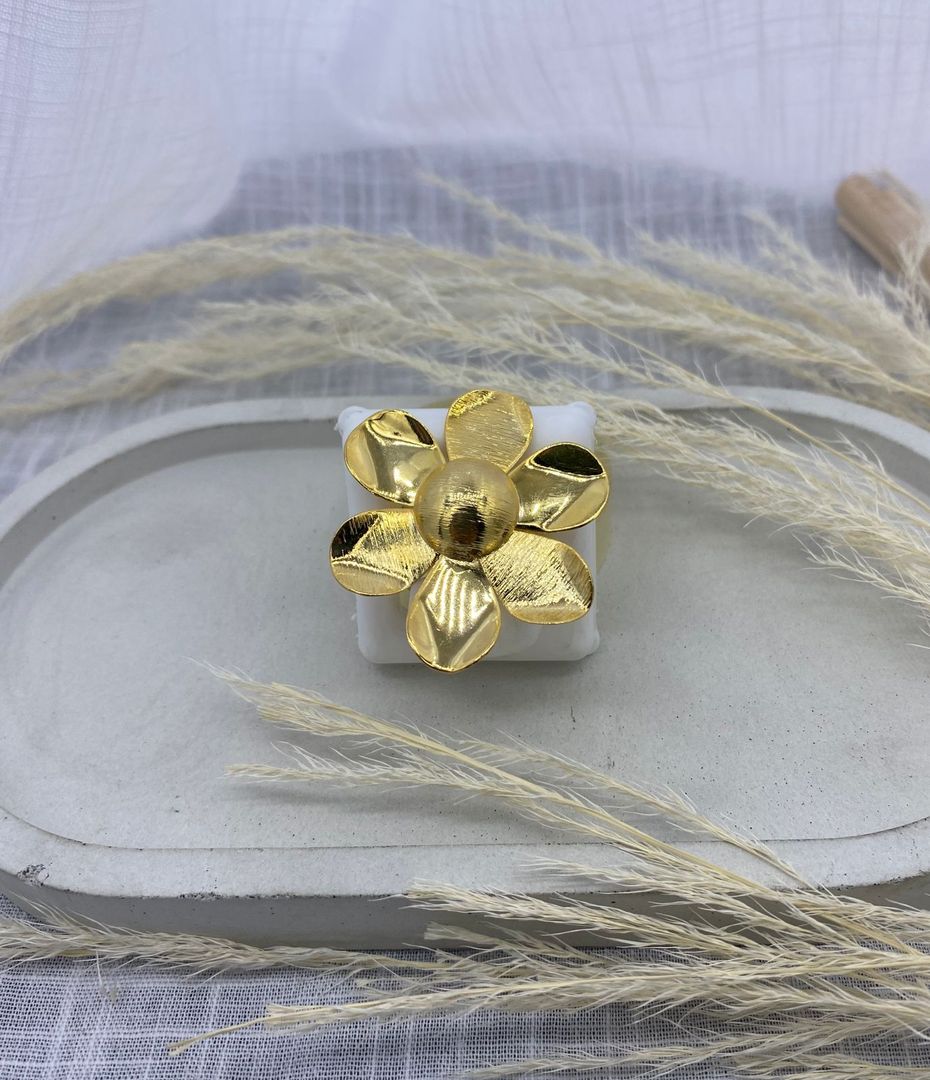 Anillo flor, bronce con baño de oro 