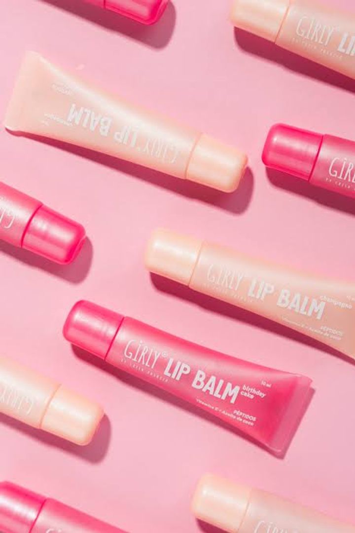 LIP BALM CON PEPTIDOS Y BRILLOS GIRLY 