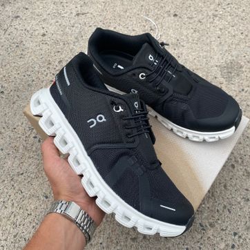 Cloud 6 black withe - imagen 1