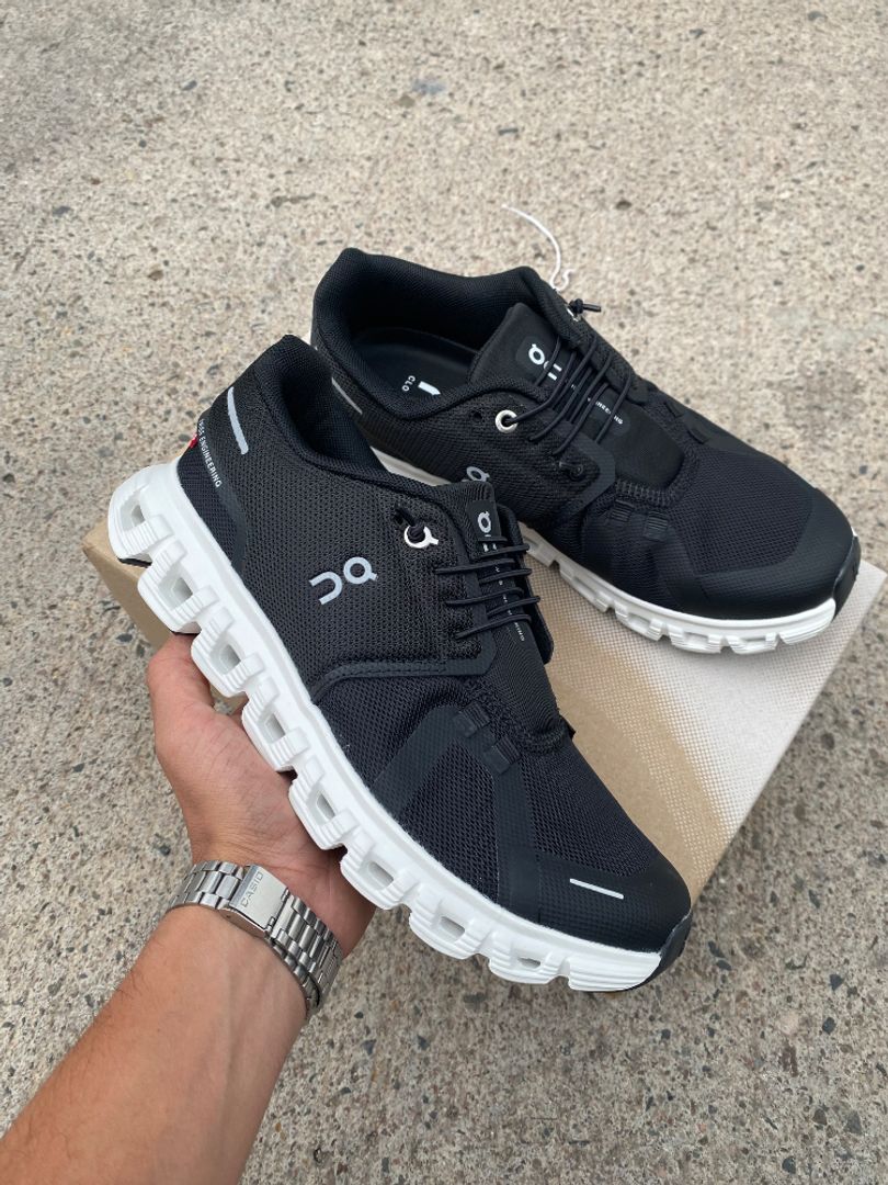 Cloud 6 black withe