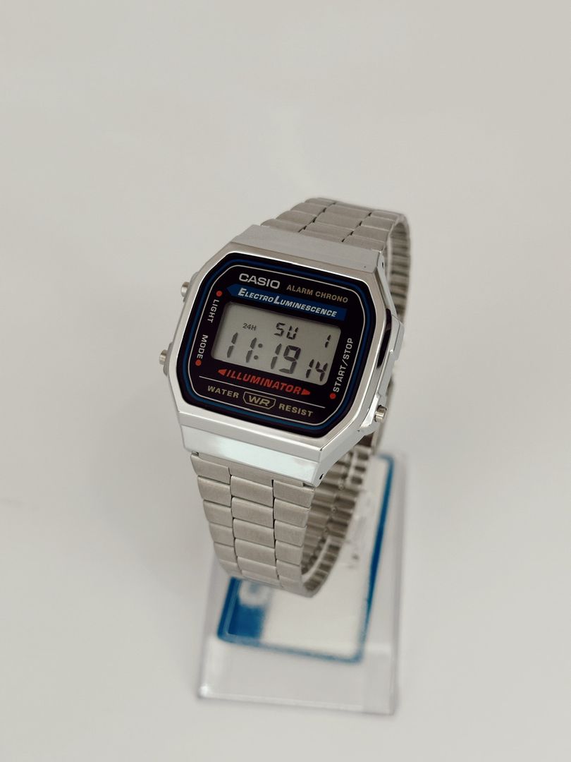 Casio retro, plateado original resistente al agua 