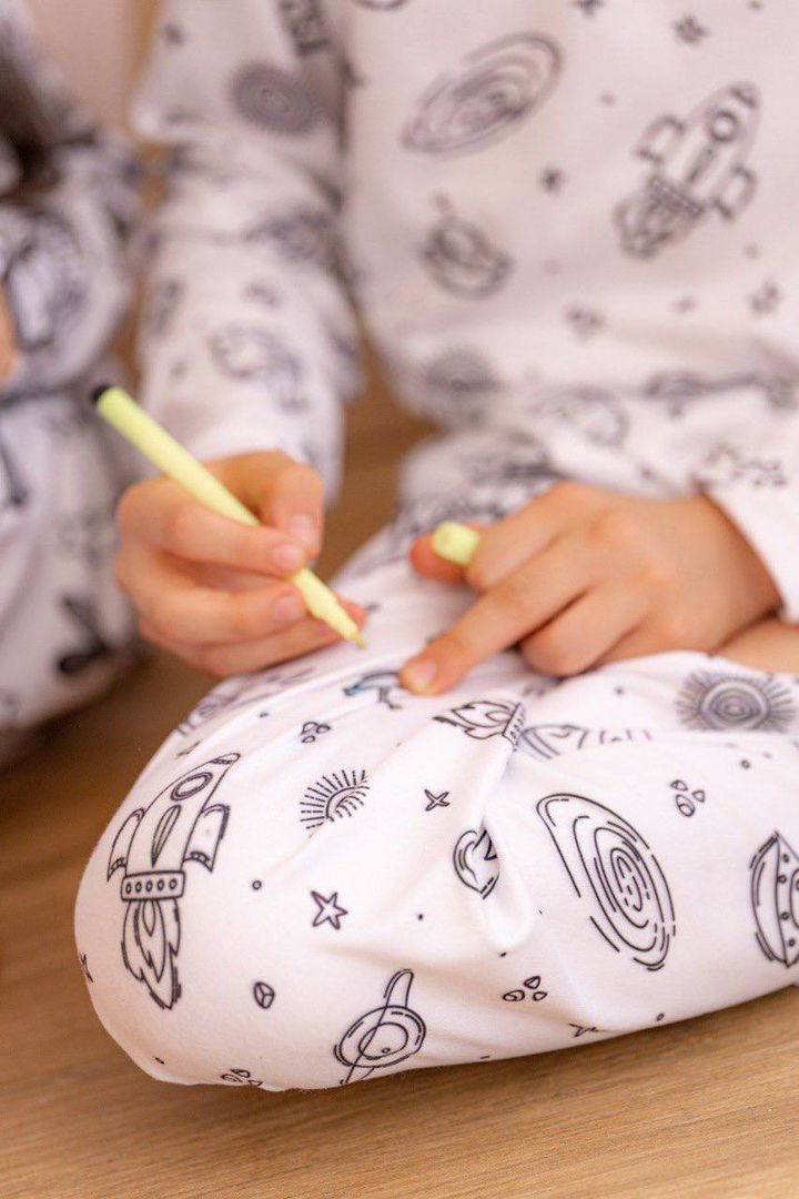PIJAMA PINTABLE ESPACIAL