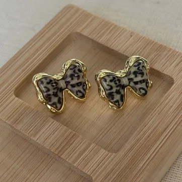 Imagen del producto Arete moño animal print 