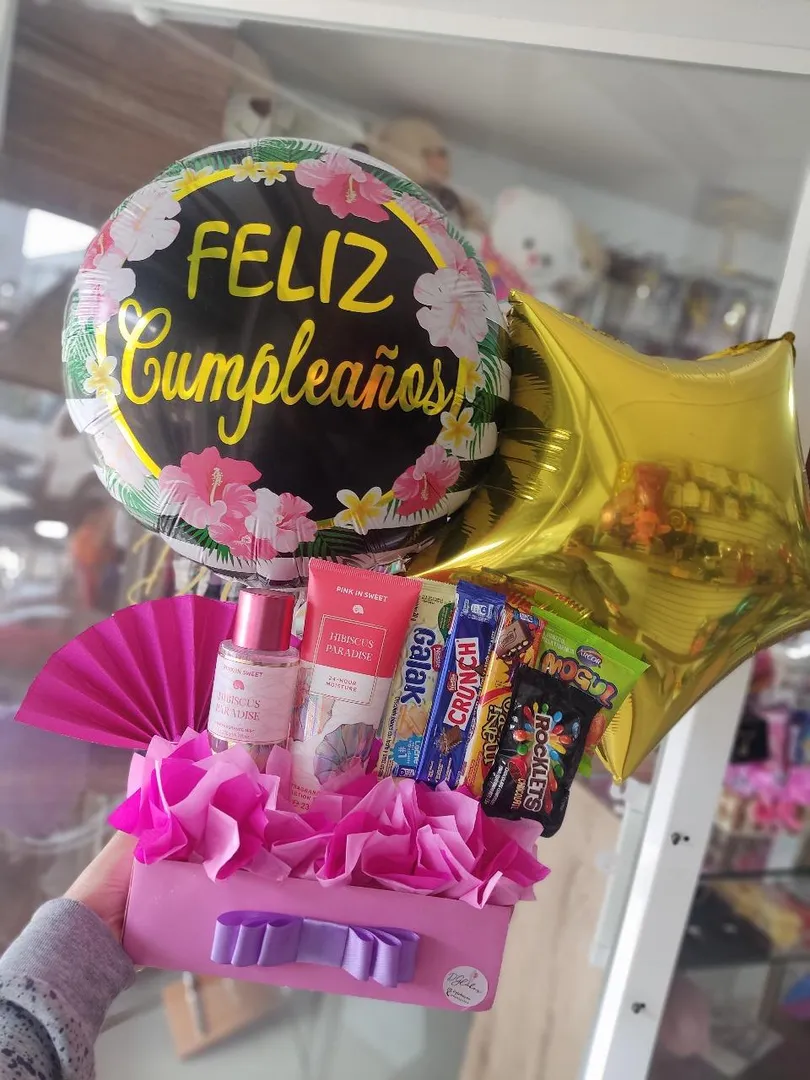 Detalle chocolates, crema y splash