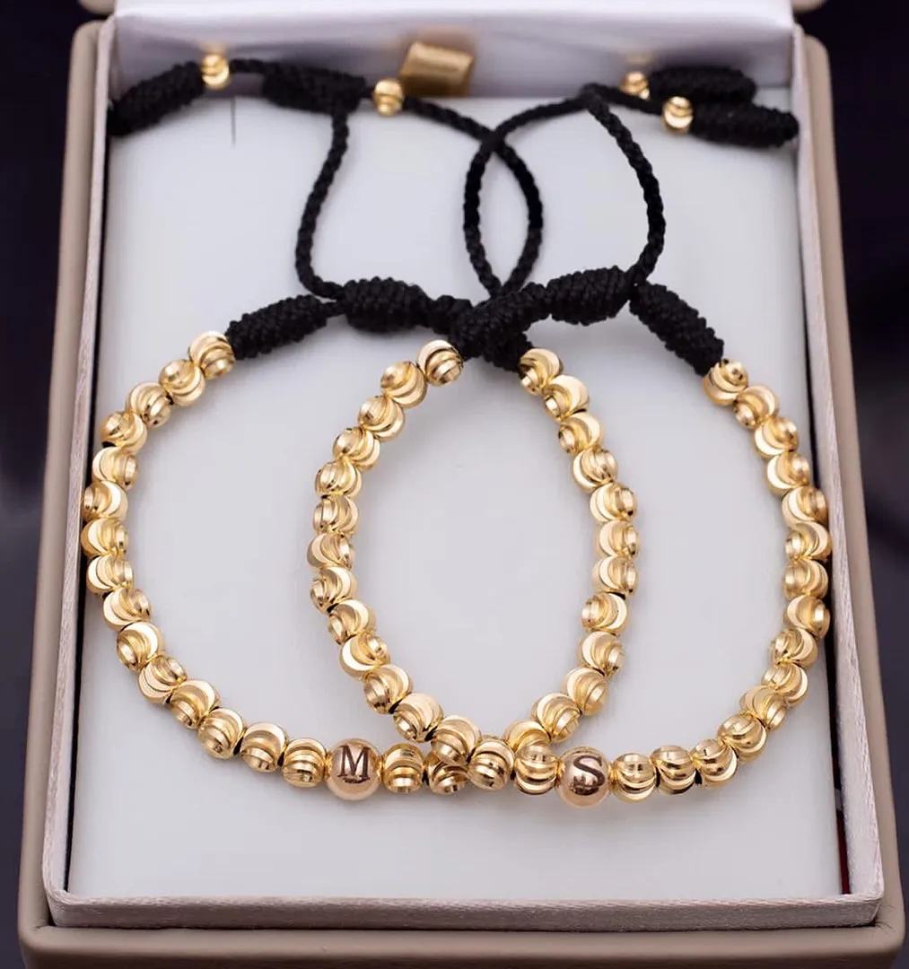 Par Manillas con inicial 