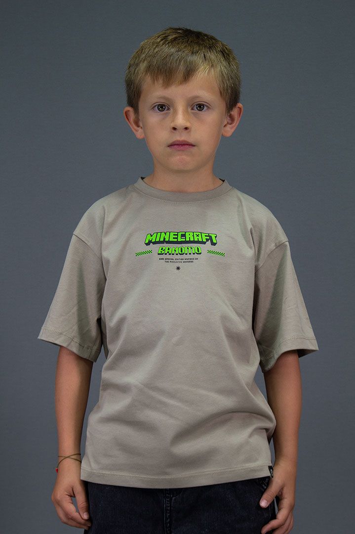 C. NIÑO C1 MINE CRAFT 