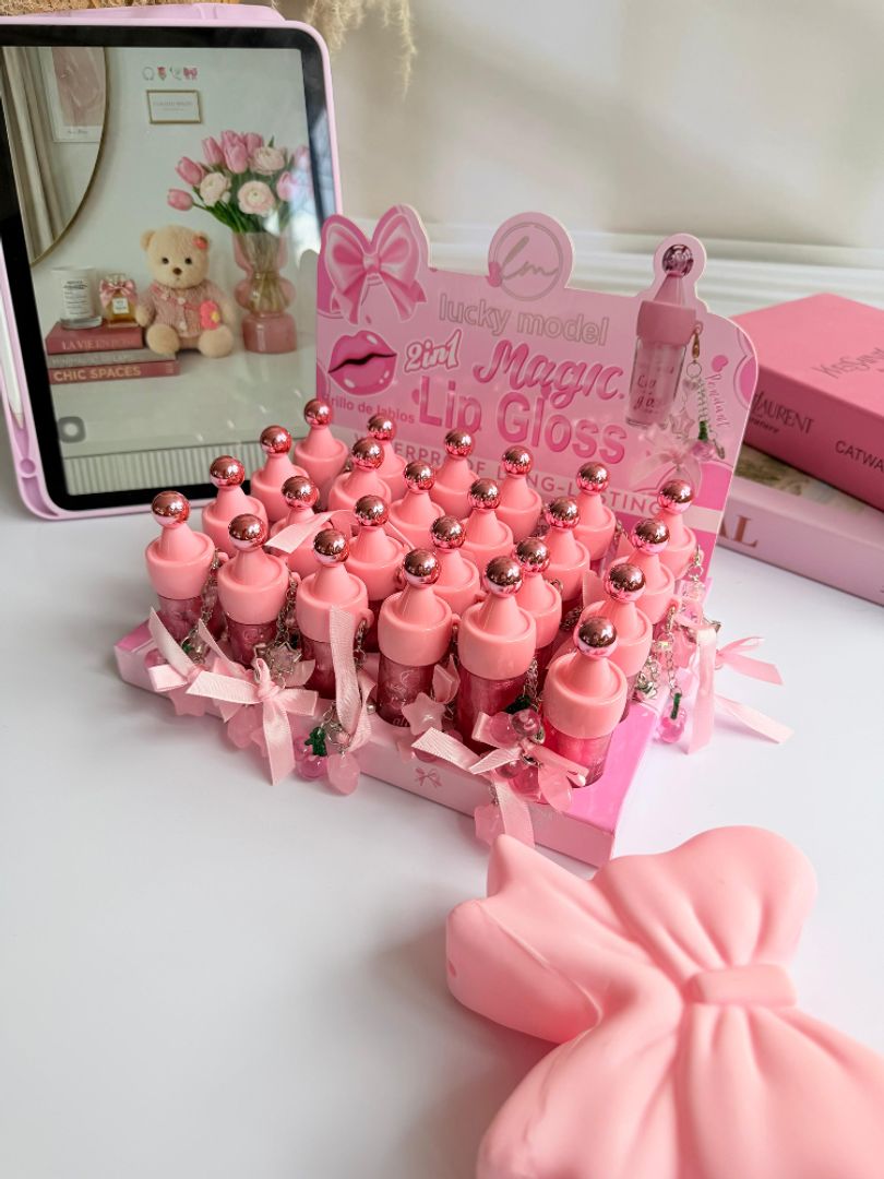 LIP GLOSS MAGIC MODEL