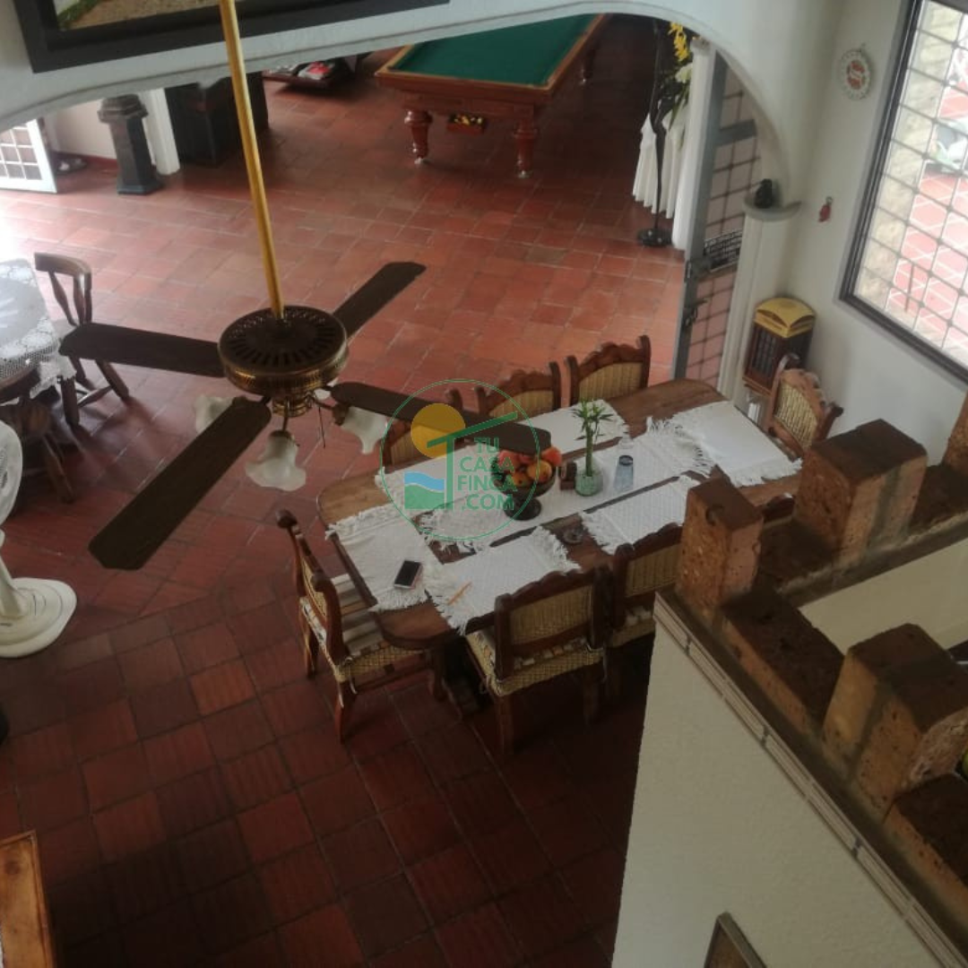 MELGAR | 10| 12 PERSONAS