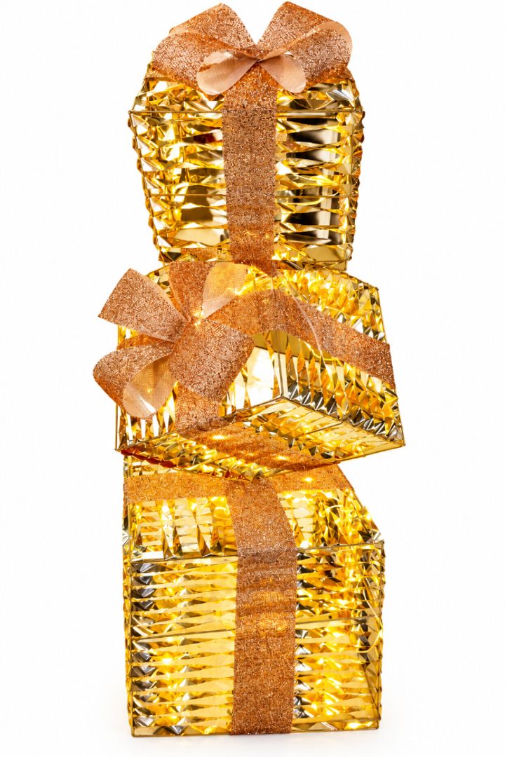 REGALOS EN TORRE DORADO CON LUZ CALIDA