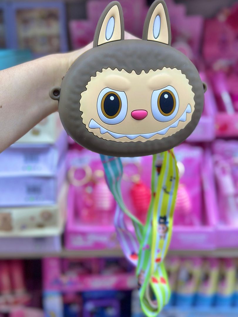 BOLSO SILICONA LABUBU & CAPYBARA 