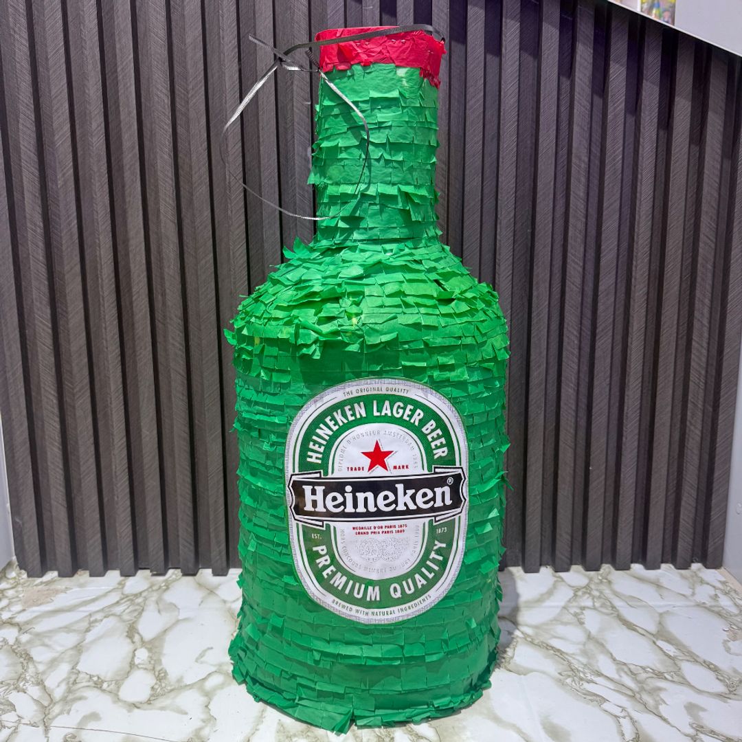 PIÑATA DE BOTELLAS