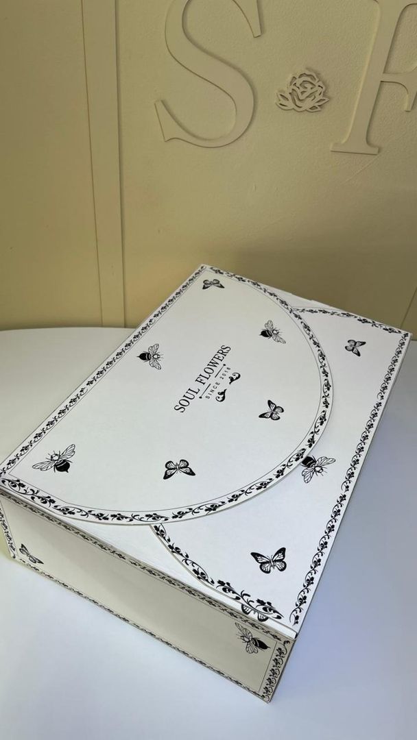 CAJA SINFONIA DE ROSAS