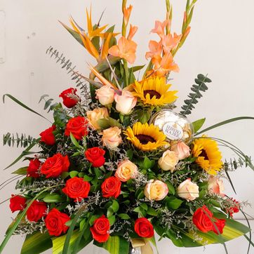 Imagen del producto ramo jarrón y vino