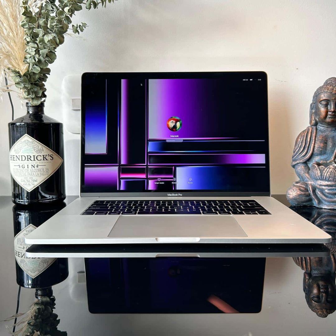 MacBook Pro A1707 15.4”