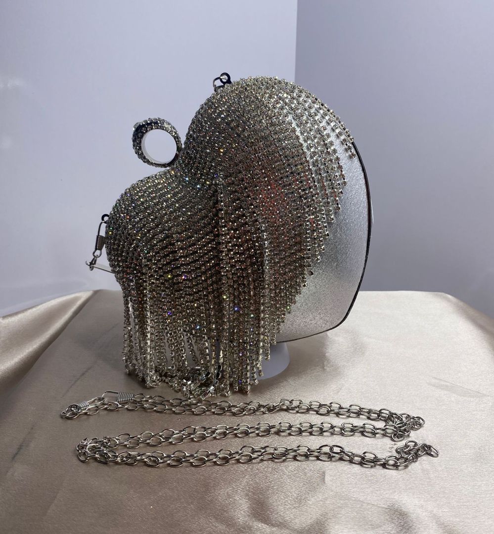 Cartera corazón plateada y dorada 