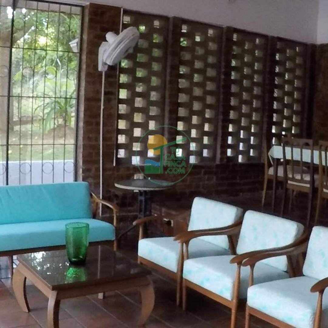 MELGAR |10|12 PERSONAS