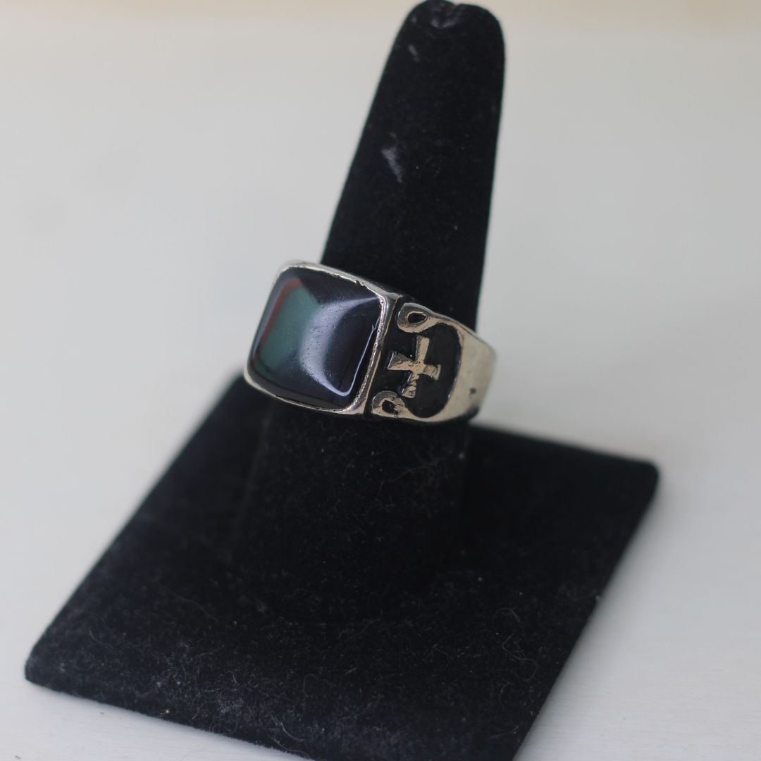 ANILLO NEGRO CUADRADO