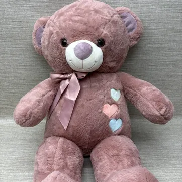 Imagen del producto OSO PALO ROSA CON CORAZONES BORDADOS 75 CM 
