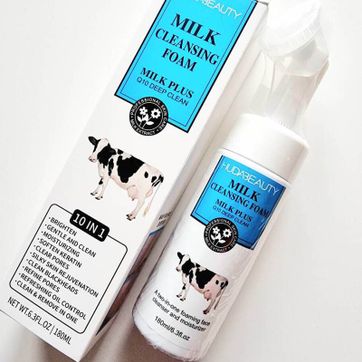 Imagen del producto Limpiador facial de leche HUDA BEAUTY 