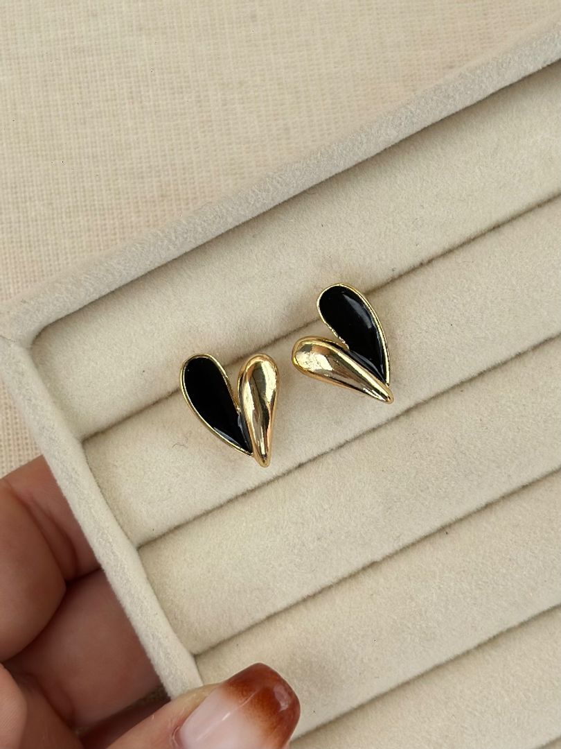 Arete corazón blanco 