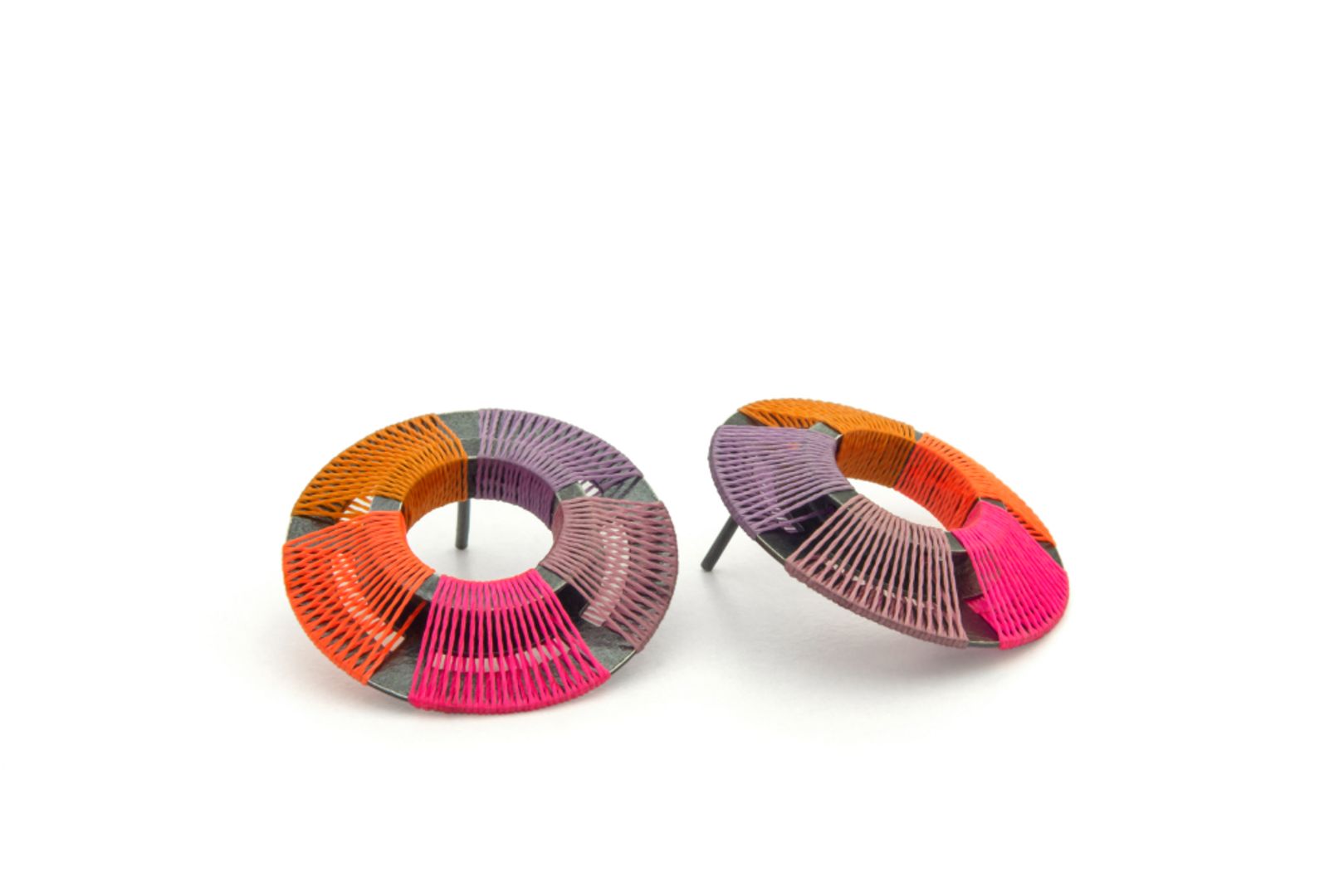 5-BLOCK WOVEN CIRCLE EARRINGS