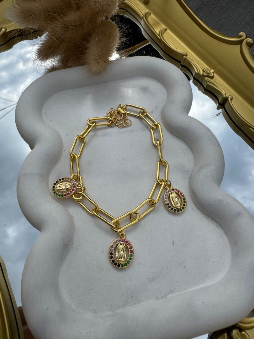 Pulseras en rodio con charms 