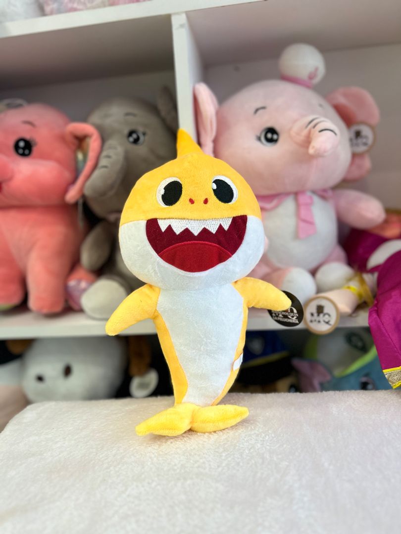 Baby Shark amarillo 40cm