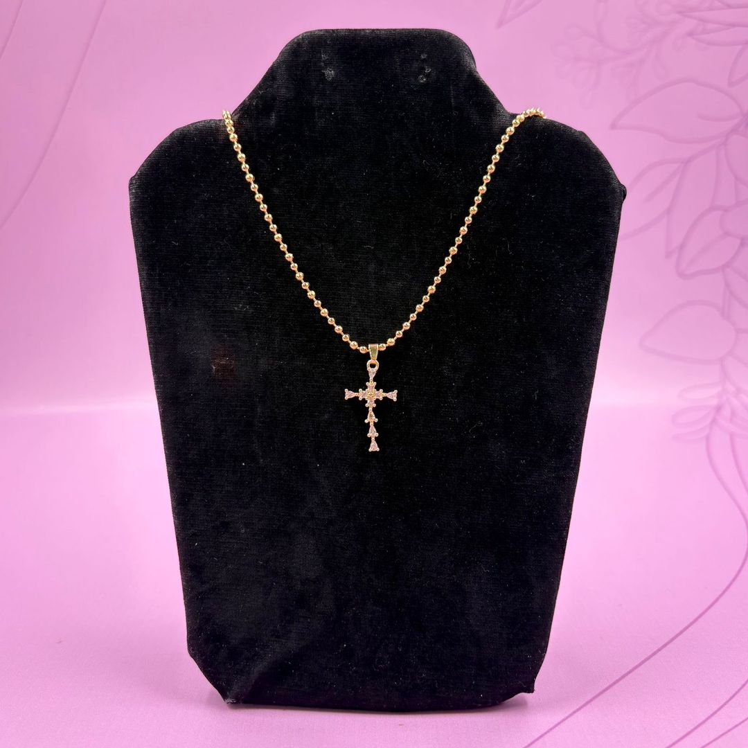 COLLAR BALÍN CRUZ PIEDRITAS