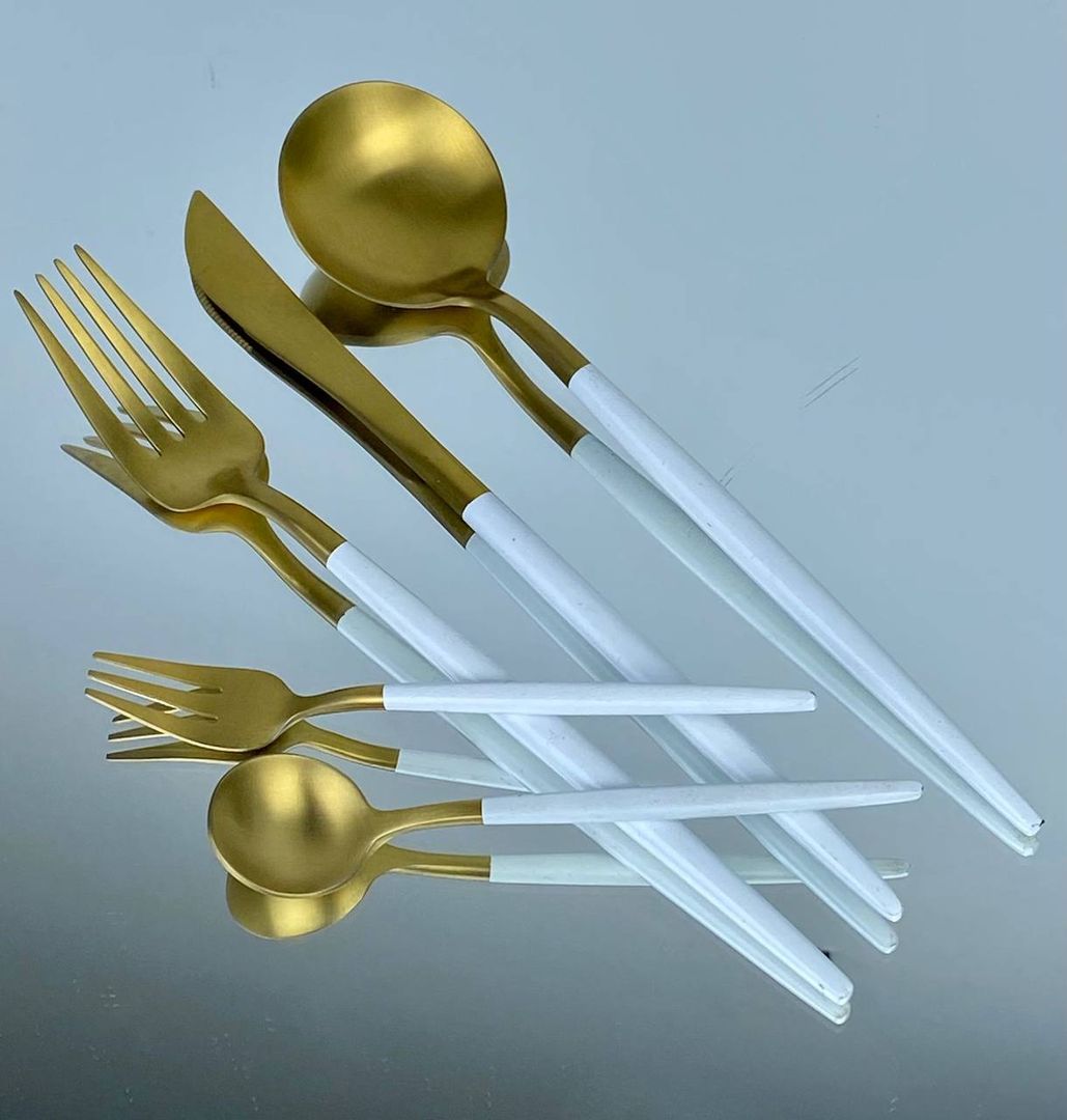 Juego de Cubiertos (5 pzs.) Dorado con Blanco