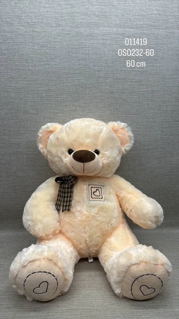 OSO CON CORAZÓN BORDADO 60 CM